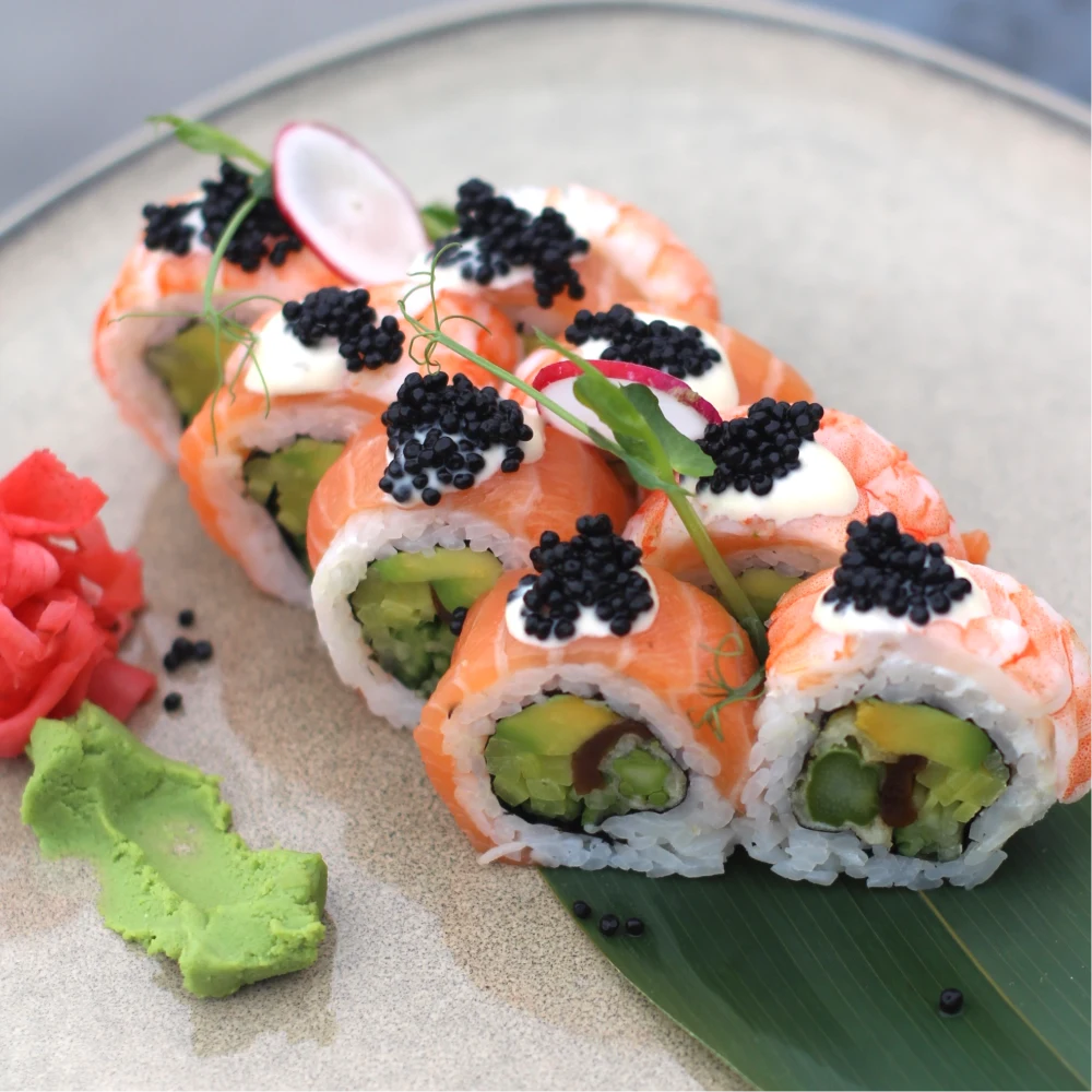 Salmon and ebi yaki uramaki