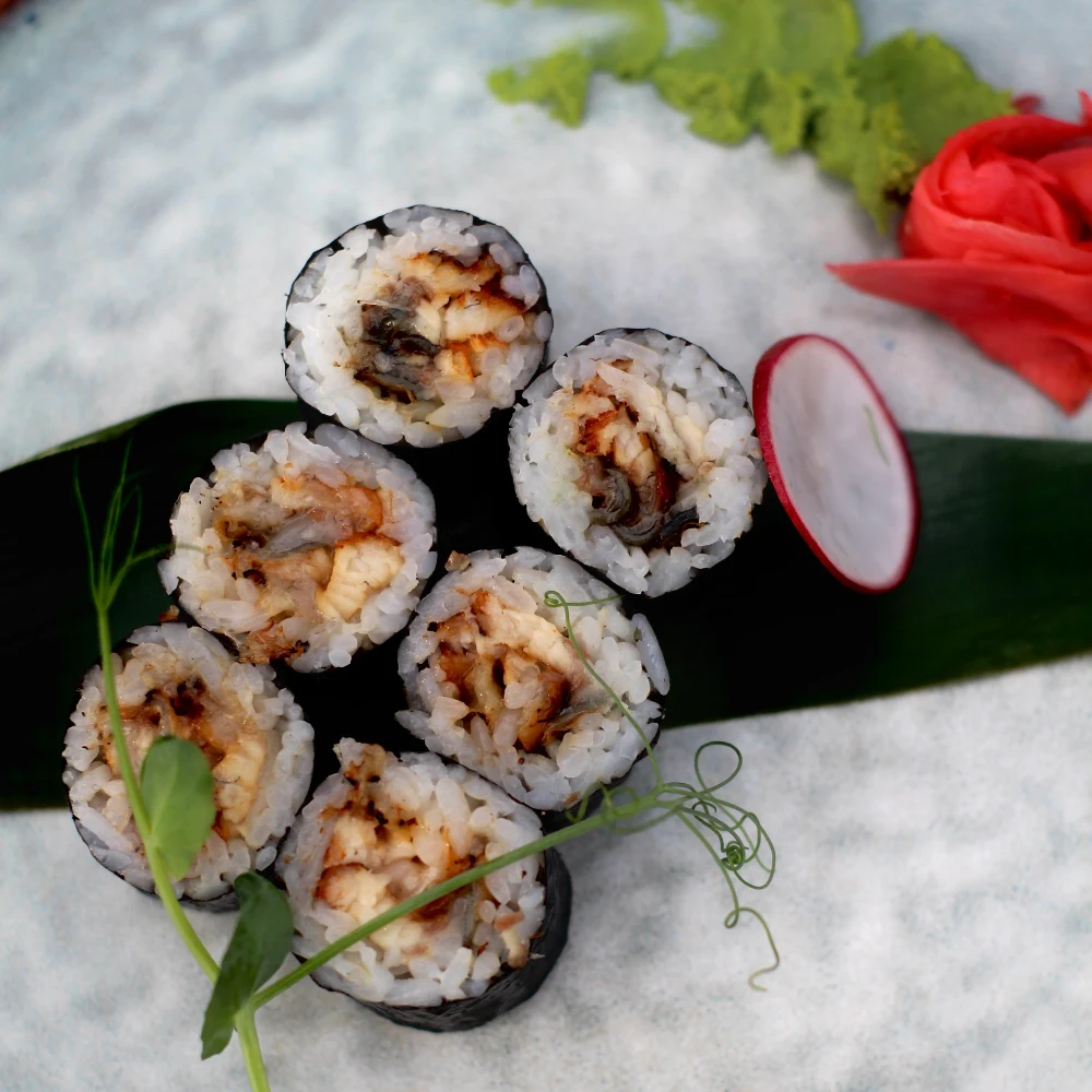 Grilled eel hosomaki