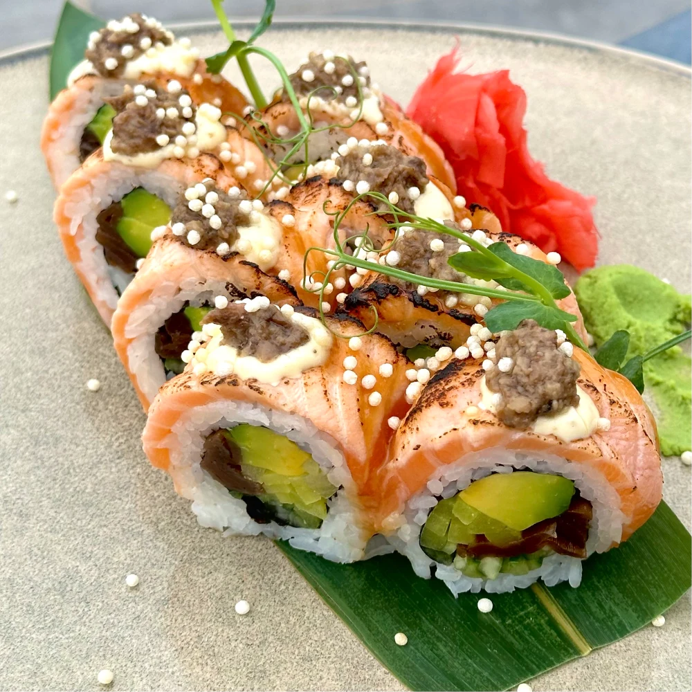 Sake tataki and truffle uramaki